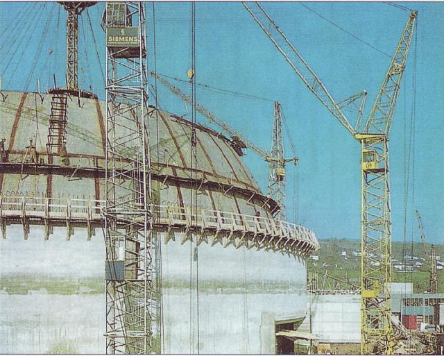 Das Kernkraftwerk Obrigkeim im Bau
