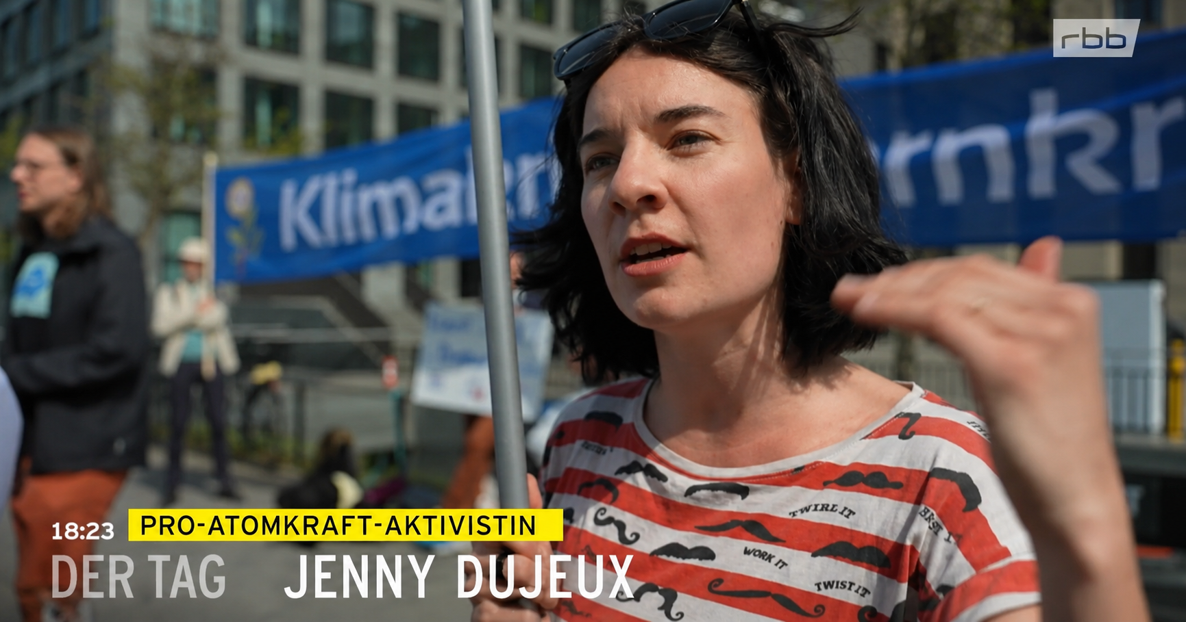 Nuklearia-Vorständin Jenny Dujeux im rbb-Beitrag über Kernenergie